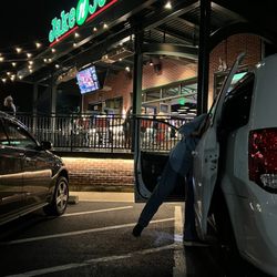 Jake n JOES Sports Grille - Braintree - Sign and parking