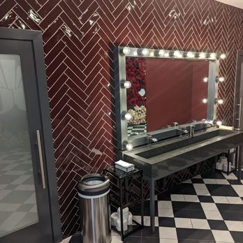 Juliet - Bathroom - Steakhouses Near Me - Houston, Texas Juliet - Bathroom - Steakhouses Near Me - Houston, Texas