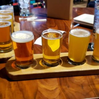 BRU Burger Bar - Cincinnati - Beer flights - Burgers Near Me - Cincinnati, Ohio