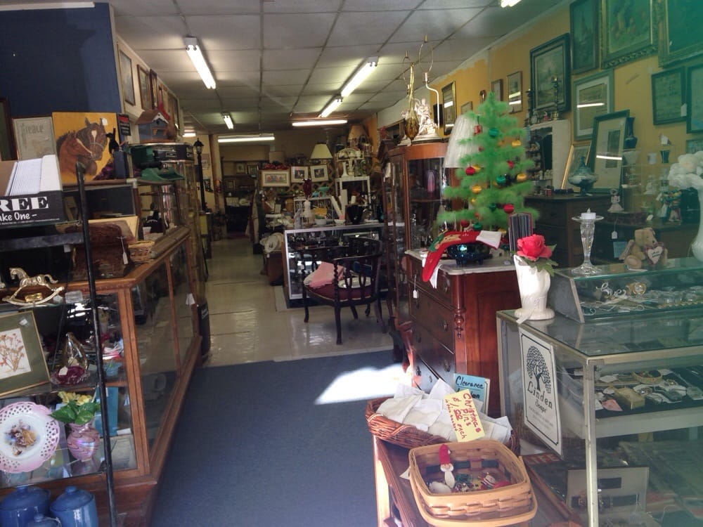 WILD HORSE ANTIQUES Updated October 2024 522 Main St, Plattsmouth