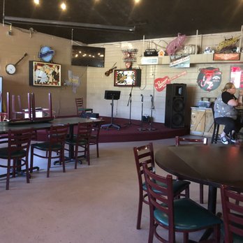 Li'l Jo's BBQ - Inside - Barbeque Near Me - Maynardville, Tennessee