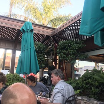 Brad's Restaurant - Patio area - Seafood Near Me - Pismo Beach, California