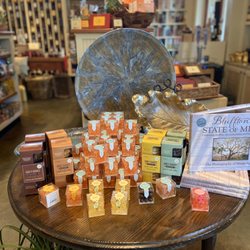 R T's Market - Sugarfina gummies dazzling table decor