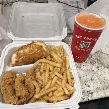 Raising Cane's Chicken Fingers - what i received. - Fast Food Near Me - Hayward, California Raising Cane's Chicken Fingers - what i received. - Fast Food Near Me - Hayward, California
