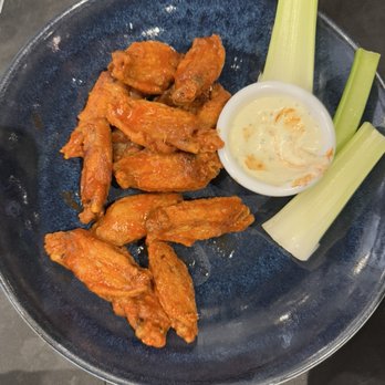 Eggspectation - Bay Street - Hot wings - Breakfast & Brunch Near Me - Toronto, Ontario Eggspectation - Bay Street - Hot wings - Breakfast & Brunch Near Me - Toronto, Ontario