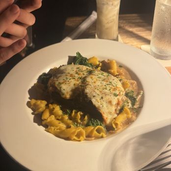 Hilo Bay Cafe - New American Near Me - Hilo, Hawaii