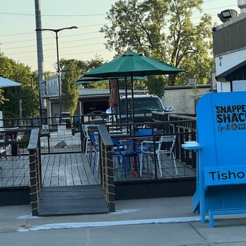 Snapper Shack - Patio - Seafood Near Me - Tishomingo, Oklahoma