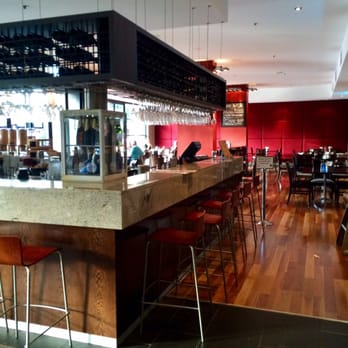 Mantra on Hindmarsh - Sq restaurant for buffet breakfast - Hotels Near Me - Adelaide, SA