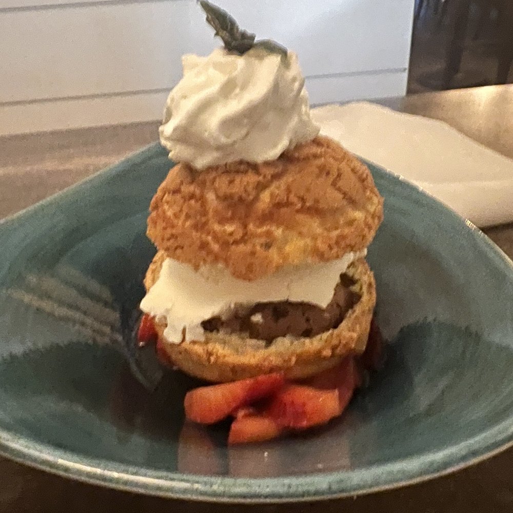 Forc - Cream puff dessert- 8/10 - Breakfast & Brunch Near Me - Kamuela, Hawaii