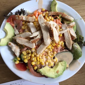 Mischbar - Chicken avocado salad - Salad Near Me - Nuremberg, BY