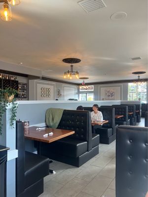 Mia Cafe and Wine Bar by null