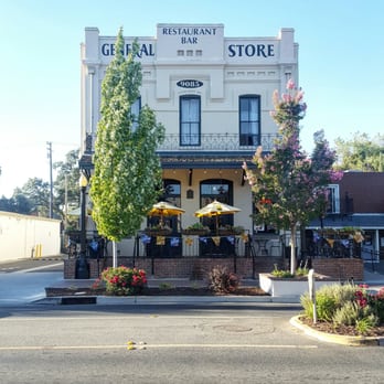 Lola's Lounge - Cute building!! - Spanish Near Me - Sacramento, California