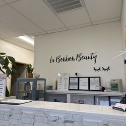 La Bonbon Beauty - Front desk and lobby