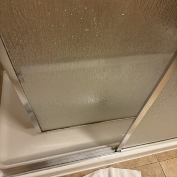 Hampton Inn & Suites Omaha-Downtown - Shower door fell off when I opened it missing brackets - Hotels Near Me - Omaha, Nebraska Hampton Inn & Suites Omaha-Downtown - Shower door fell off when I opened it missing brackets - Hotels Near Me - Omaha, Nebraska