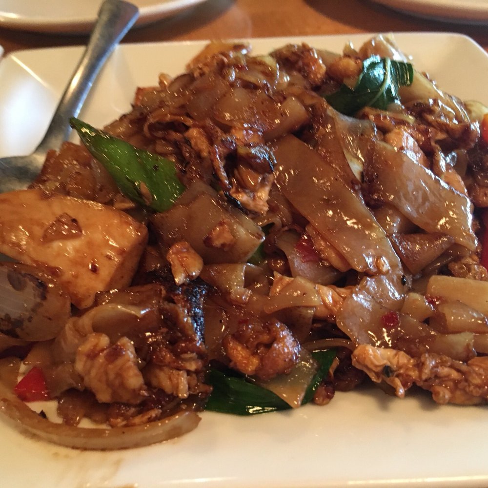 Mint Thai Kitchen - Pad kee mao with pork - Thai Near Me - Houston, Texas Mint Thai Kitchen - Pad kee mao with pork - Thai Near Me - Houston, Texas