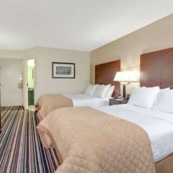 Wyndham Garden Charlotte Executive Park - Guest Room