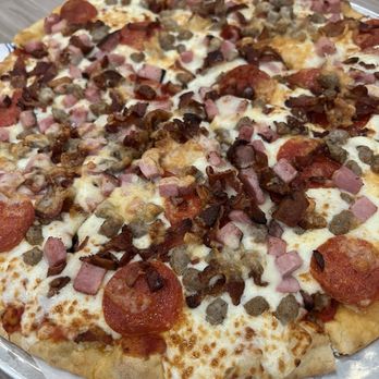Fins Bar & Grill - Meat Pizza - American Near Me - Bolivar Peninsula, Texas