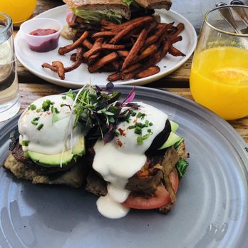 Sibling by Pushkin's - Vegan Portobello Benedict! - New American Near Me - Sacramento, California Sibling by Pushkin's - Vegan Portobello Benedict! - New American Near Me - Sacramento, California