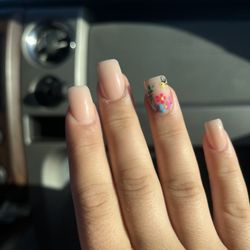 4 Seasons Nails & Spa