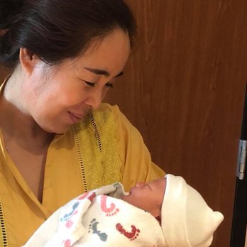 International Fertility Concepts - Mom holding her baby for the first time. So happy. :) - Fertility Near Me - Beverly Hills, California International Fertility Concepts - Mom holding her baby for the first time. So happy. :) - Fertility Near Me - Beverly Hills, California