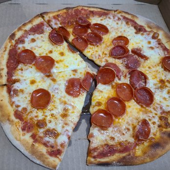 Moku Kitchen - Pepperoni Pizza - Cocktail Bars Near Me - Honolulu, Hawaii Moku Kitchen - Pepperoni Pizza - Cocktail Bars Near Me - Honolulu, Hawaii