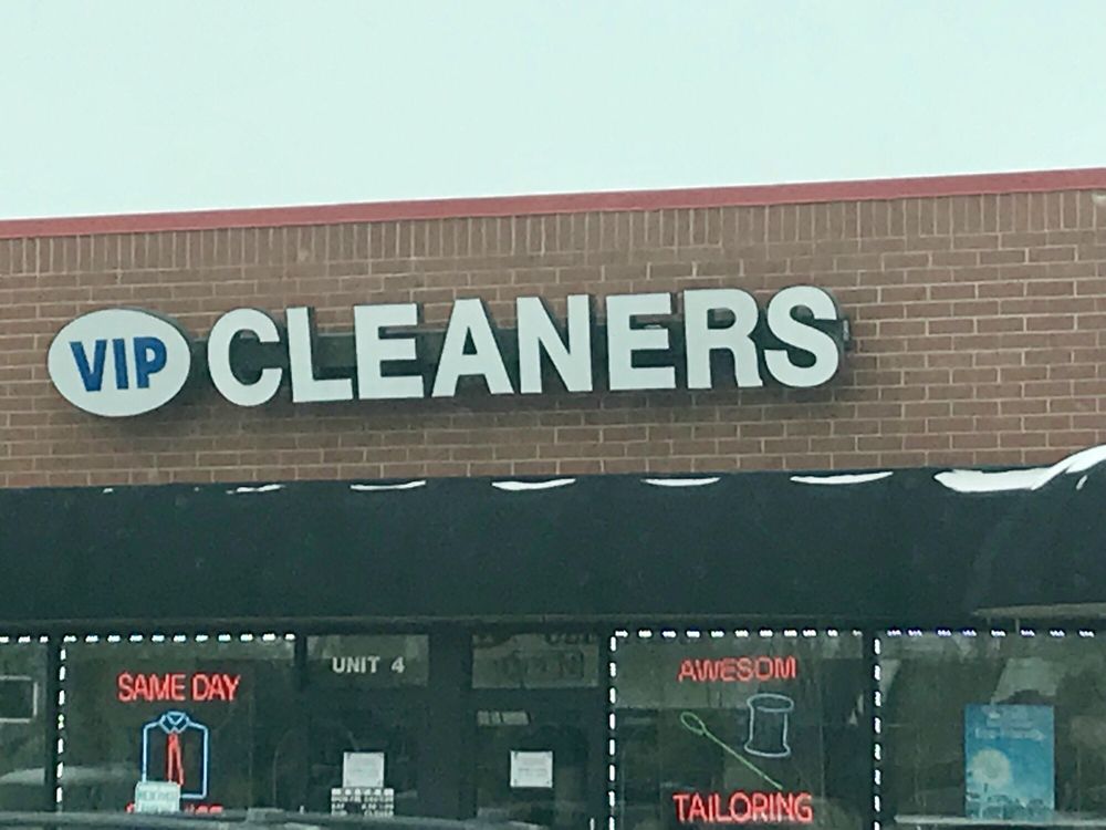 VIP CLEANERS Updated September 2024 12 Reviews 3450 Montgomery Rd
