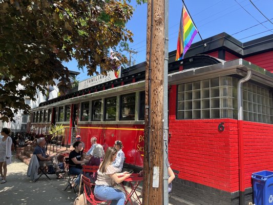 Familiars Coffee & Tea by null