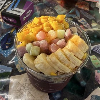 Tea Largo - 24oz Acai Bowl with bananas, mochi, mango and mini chocolate chips - Coffee & Tea Near Me - Lakeland, Florida