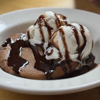 Fireside Pizza - Oven Baked Chocolate Chip Cookie with Vanilla Ice cream - Pizza Near Me - Olympic Valley, California