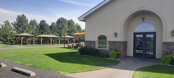 Saviah Cellars by null