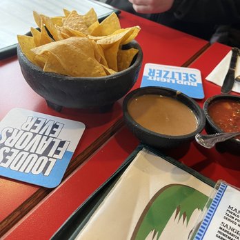 El Paraiso Mexican Grill - Chips, bean dip, salsa - Mexican Near Me - Monroe, Washington El Paraiso Mexican Grill - Chips, bean dip, salsa - Mexican Near Me - Monroe, Washington