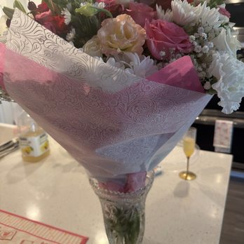 Samantha's Flowers - Custom bouquet - Floral Designers Near Me - Vancouver, Washington Samantha's Flowers - Custom bouquet - Floral Designers Near Me - Vancouver, Washington