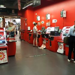 Casino Supermarché et Drive - The infamous self-checkout areas