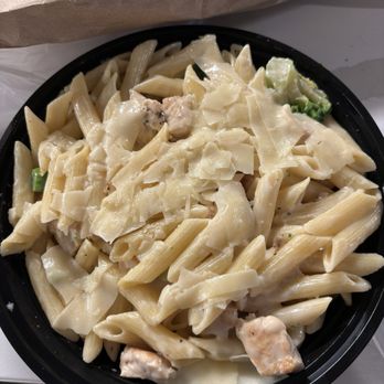 J & M Subs & Pizza - Chicken Broccoli Penne Alla Vodka - Pizza Near Me - North Andover, Massachusetts