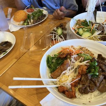 Viet Kitchen - Vietnamese Near Me - Panorama City, California