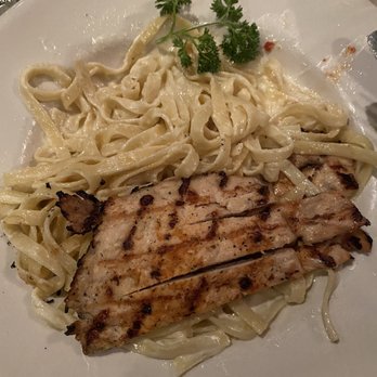 Fausto's Bistro - Flavorless Chicken Alfredo - Italian Near Me - Metairie, Louisiana Fausto's Bistro - Flavorless Chicken Alfredo - Italian Near Me - Metairie, Louisiana