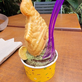 Somisomi - Matcha with oreo curmble and macaroon - Ice Cream & Frozen Yogurt Near Me - Fullerton, California