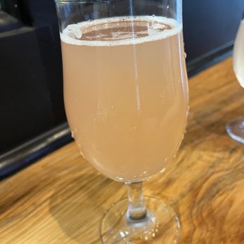 Colony Mash Brewing - Strawberry/Rhubarb Lemonade Seltzer - Breweries Near Me - Atascadero, California