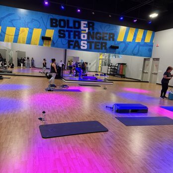 EōS Fitness - Classroom is spacious and instructors are energetic - Gyms Near Me - Houston, Texas EōS Fitness - Classroom is spacious and instructors are energetic - Gyms Near Me - Houston, Texas