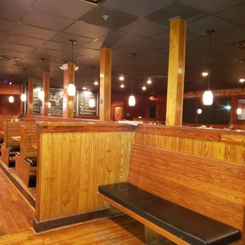 Briquettes Steakhouse - Ambiance - Steakhouses Near Me - Mobile, Alabama