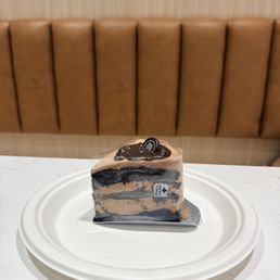 Mocha Cake Slice