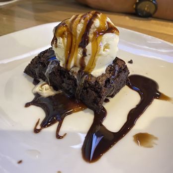 Boston Pizza - Brownie & Ice Cream - Pizza Near Me - Barrhaven, Ontario