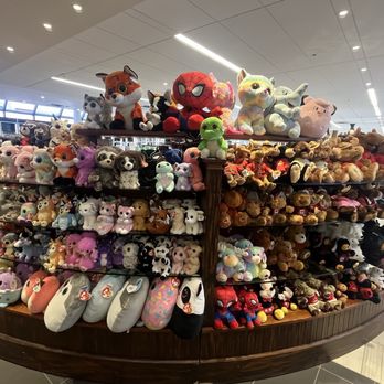 IGL - And of all the TY and other stuffed animals - Duty-Free Shops Near Me - Saint-Bernard-de-Lacolle, Quebec