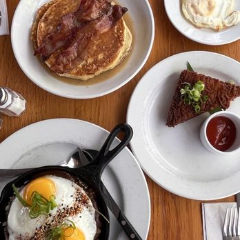 Koko Head Cafe - The Pancakes Koko Moco - Breakfast & Brunch Near Me - Honolulu, Hawaii