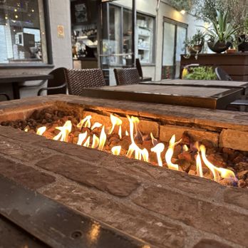 Running Goose - Patio - Gastropubs Near Me - Los Angeles, California Running Goose - Patio - Gastropubs Near Me - Los Angeles, California