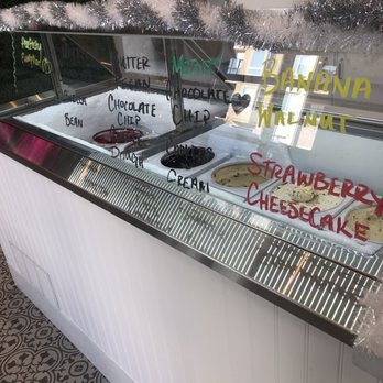 Mimi's Chocolates - Ice cream section at left - Chocolatiers & Shops Near Me - Dublin, California