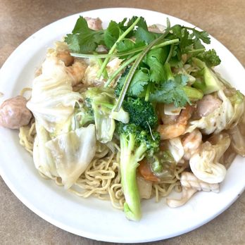 Pho 777 - Soft Fried Noodle with Seafood - Vietnamese Near Me - Honolulu, Hawaii