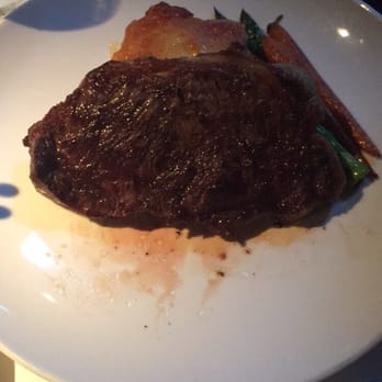 Parkway Grill - Perfect med-rare steak and scalloped potatoes - New American Near Me - Pasadena, California