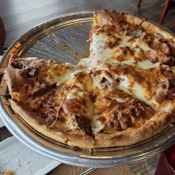 SALVAGE YARD BAR AND GRILL - Updated July 2025 - 176 Photos & 187 Reviews - 5406 Hampton Ave, St