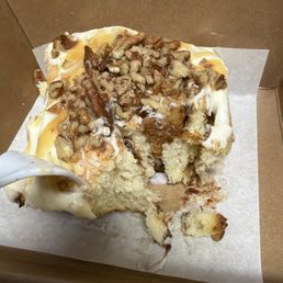 Cinnamon pecan roll